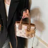 Moda 2026 Nova Tendência Versátil Nicho Bolsa Cesta Bolsa de Mão Nova High-End Estampada Bolsa Transversal Feminina