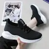 Tênis Esportivo Casual Feminino em Malha Flyknit Moda Tendência Versão Coreana Respirável Tênis de Corrida Calçados Atacado
