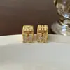 Pendientes Cuadrados Pequeños con Letra H Incrustada de Diamantes de Estilo Europeo y Americano de Lujo Ligero, Diseño de Doble Uso, Pendientes de Doble Cara de Gama Alta de Nicho, Delicados Accesorios para Orejas