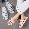 Pantuflas de baño de verano para mujer, pantuflas antideslizantes para baño, pantuflas ligeras huecas antideslizantes para interior del hogar para hombre