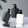 Botella Limpiadora Facial para Hombre 150ml Botella Cuadrada Plana Portátil Botella con Dispensador de Loción PE Botella Dispensadora de Cosméticos