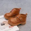 Botas de Couro Estilo Britânico para Meninas Coleção Outono 2026 Infantil Antiderrapante Estilosas Versáteis Botas Martin Solado Macio Respirável Botas Curtas
