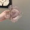 Elástico de cabelo de malha floral com cristal, doce e delicado, para rabos de cavalo e coques, um acessório de cabelo moderno e sofisticado
