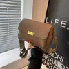 High-end Retro Pequeno Bolsa Feminina 2024 Novo Popular Largo Alça de Ombro Crossbody Bolsa Elegante All-match Casual Pequeno Quadrado Bolsa