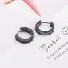 Aretes de aro negros con circonita clásica europea y americana, estilo callejero simple para uso diario, aretes de hip-hop para hombres y mujeres, accesorio negro ultra genial y moderno