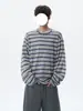 Camiseta de manga larga con cuello redondo, bloques de color a rayas, color 2026 para hombre, casual, versátil, con un diseño elegante, corte holgado y estilo simple, adecuada como capa interior