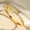 2025 nova pulseira de aço titânio de alto padrão, não desbota, pulseira de mão simples com design de diamante duplo, pulseira europeia e americana