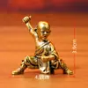 Ornatos de Mesa de Latão Ornatos Decorativos Esportivos Sólidos Kung Fu Pequeno Monge Animal de Estimação de Chá Caseiro Ornatos de Latão