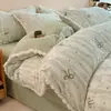 Juego de Ropa de Cama de Leche Fleece Tallada Engrosada Invierno Cálido Coral Fleece Funda de Edredón Sábana Juego de Tres Piezas