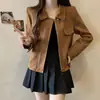 Chaqueta corta para mujer petite, nueva de primavera 2026, estilo coreano retro, gamuza sintética tachonada, chaqueta top versátil, moderna