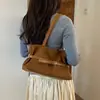 Bolsa de Mão Feminina Nova Grande Capacidade Retrô Tendência Moda Nicho Bolsa de Ombro Casual para o Dia a Dia Bolsa de Ombro de Camurça