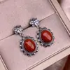 Pendientes Rojos del Sur Plata s925 Incrustada Retro Plata Pendientes Cortos Exquisitos Moda para Viajar Simples Joyería para Orejas de Mujer Rojo del Sur