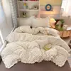 Conjunto de quatro peças em renda super macia, estilo ins fresco e doce, lençol de baixo ajustável amigo da pele, conjunto de três peças de cama para dormitório em gaze de dupla camada como nuvem