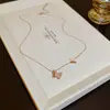 Diseño de nicho no se decolora collar de acero de titanio joyería para mujer lujo ligero alta gama moda temperamento Joker cadena para clavícula venta al por mayor
