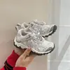 Zapatillas deportivas transpirables sin cordones para niños, nuevo modelo primavera 2026 para niños y niñas, zapatillas casuales para correr anti-golpes, zapatillas de papá