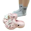 Nuevos de Alta Venta Lindo Gato Marrón Kt Lazo Versátil Corazón de Niña Agujero Desmontable Zapatos Hebilla de Zapato DIY