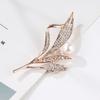 Lanhao superventas moda japonesa y coreana broche corsage de cisne de perlas completas con flor de diamantes de imitación accesorios para mujer ventas directas de fábrica