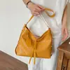 Bolsa de Palha Tecida Retrô de Luxo Feminina 2026 Nova Moda Super Popular Grande Capacidade Casual de Ombro Transversal