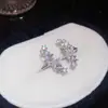 Estrela de Zircônia Cúbica Brilhante Exclusivo Ear Cuff para Mulheres Luxo Leve Toque de Alto Padrão Clipe de Osso da Orelha Sem Perfuração Temperamento Moderno Versátil Brinco