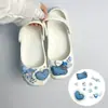 Accesorios para zapatos Croc, piezas para armar tú mismo, flores metálicas tridimensionales de lujo ligero con diamantes y perlas, hebillas de zapato desmontables, decoración de superficie de zapato