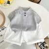 Conjunto Polo de Malha Manga Curta Estilo Old Money 2026 Novo Modelo para Bebês Meninos, Roupa Fresca de Seda de Gelo Fina para o Verão