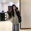 Nuevo cárdigan de punto holgado y versátil estilo novio para Otoño e Invierno 2025, con bloques de color, estilo Hong Kong, suéter abrigo moderno y adelgazante para mujer