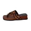 Sandálias de Praia para Férias, Chinelos Slip-On de Verão com Bico Quadrado Estampa de Leopardo, Sandálias com Salto Metalizado para Mulheres 2026 Estilo Francês