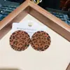 Brincos Redondos Exagerados de Veludo com Estampa de Leopardo Maillard Retrô para Outono e Inverno com um Design Quadrado de Coração de Moda de Alta Qualidade