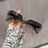 Novos Óculos de Sol Quadrados Oversized Afinando Moda Street Style Temperamento Estampa de Letras Item Óculos de Sol Estilo Celebridade da Internet Feminino