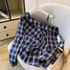 Nova camisa xadrez retrô de ombro a ombro com design de outono para mulheres, top irregular que afina a cintura, elegante e bonito