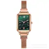 Comercio electrónico transfronterizo superventas reloj pequeño verde de lujo ligero para mujer reloj versátil retro para mujer regalo reloj de pulsera para mujer al por mayor