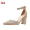 Novos sapatos femininos de salto alto de ponta, estilo europeu e americano, em estoque, para moda de comércio exterior, tamanho grande, com fivela, da Liu Fu