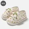 Zapatos florales de maternidad para verano, pantuflas ligeras y transpirables para mujeres embarazadas, zapatos de interior para el hogar de invierno con suelas suaves y talones cerrados