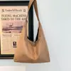 Bolsa de axila texturizada estilo coreano, 2026 feminina, moderna e fashion, bolsa de ombro simples e de grande capacidade, bolsa tote casual