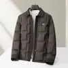 Chaqueta de plumón para hombre 2026 Otoño/Invierno Estándar Nacional 90% plumón Cuello camisero Estilo ropa de trabajo Juvenil Lujo Casual Ligero Cálido Abrigo