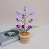 Planta en maceta de flor artificial de lirio del valle tejida a mano con ganchillo, decoración de escritorio para el hogar y dormitorio de lana, regalo para niñas y maestras