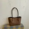 Bolsa de Ombro Única Fashionável com Textura Simples Retrô Design de Nicho Bolsa Casual Feminina Chegada Nova Outono/Inverno Bolsa de Braço