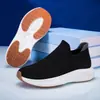 Sapatos Masculinos Plus Size Transfronteiriços Malha Flyknit Esportivos Casuais Slip-on Sapatos Meia Preguiçosa Par Leves para Corrida Feminino