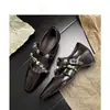 Moda Retro Francesa com Design de Rebites, Sapatos Quadrados Elegantes e Estilosos, Aumentam a Altura, Versáteis e Modernos Sapatos de Couro