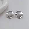 Exquisitos pendientes redondos plisados para mujer, estilo fresco simple de alta gama, superventas de comercio exterior, pendientes de temperamento, joyería para orejas para mujer, venta al por mayor