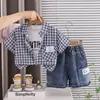 Conjunto de Verano para Niños 2026 Estilo Nuevo Camisa a Cuadros de Manga Corta para Niños Conjunto de Tres Piezas Ropa Moderna para Niños Bebés