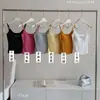 Camisola de color liso con estampado de letras, tirantes ajustables, espalda en forma de U, almohadillas de látex, adecuada para chicas atrevidas, se puede usar como top