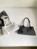 Bolsa Tote de Gran Capacidad, Moda Transfronteriza, Lunares, Nicho, Bolso de Hombro Fresco y Dulce, Moderno y Elegante, Bolso Versátil de Axila