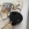 Bolso Pequeño de Textura de Alta Gama para Mujer 2025 Nueva Moda Bolso tipo bandolera Bolso Redondo Pequeño Otoño e Invierno Popular Bolso Cruzado al Hombro con Cadena
