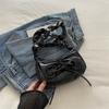 Bolso de mano tipo baguette plateado de Corea del Sur para mujer, nuevo bolso de moda Joker cuadrado pequeño, bolso de mano de un solo hombro, bandolera.