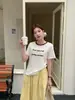 2026 Verano Nuevo Camiseta Casual para Mujer Bloques de Color Cuello Redondo Estampado de Letras Manga Corta Versátil Delgada Top de Estudiante Moderno