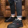 Botas de neve de cano alto para homens, forradas com fleece de inverno, espessadas, sapatos quentes de algodão, sapatos casuais de moda estilo coreano, sapatos masculinos para esportes ao ar livre