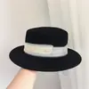 Chapéu Plano com Blocos de Cor Estilo Chanel para Mulheres, Chapéu de Feltro de Lã Australiana para Outono e Inverno com Fita de Linho, Tendência de Moda Francesa
