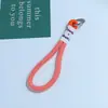 Huayang fornecimento no local nova pulseira de pescoço para celular pulseira de mão acessórios para bolsa jeans enfeites pingentes itens em liquidação oferta especial