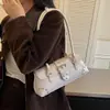 Bolso pequeño de alta calidad, elegante y versátil para mujer, nuevo bolso de hombro de moda 2026 con gran capacidad y correa cruzada